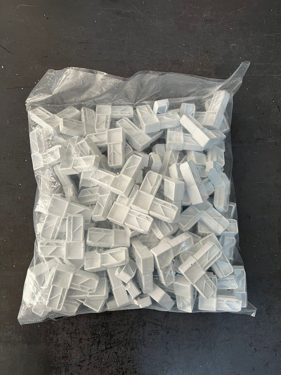 SİNEKLİK KÖŞE TAKOZ PAKET ( 100 ADET )