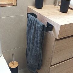 Siyah Banyo Askısı – Paslanmaz Çelik, Yapışkanlı, Şık ve Pratik Havluluk & Eşya Düzenleyici